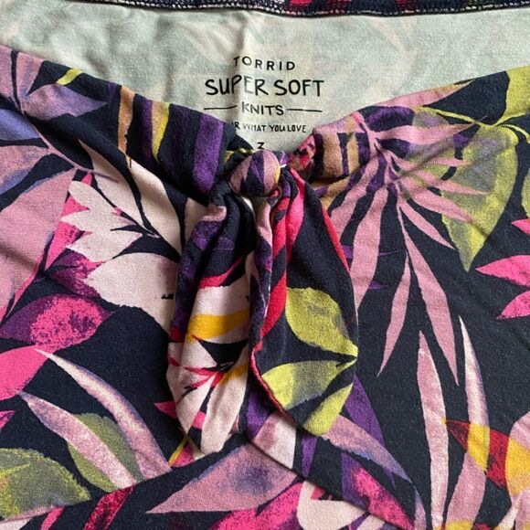 Torrid Super Soft Knits Top Multicolor Stretchy Womens Size 3X - Picture 3 of 7